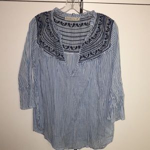 Abercrombie & Fitch embroidered top!